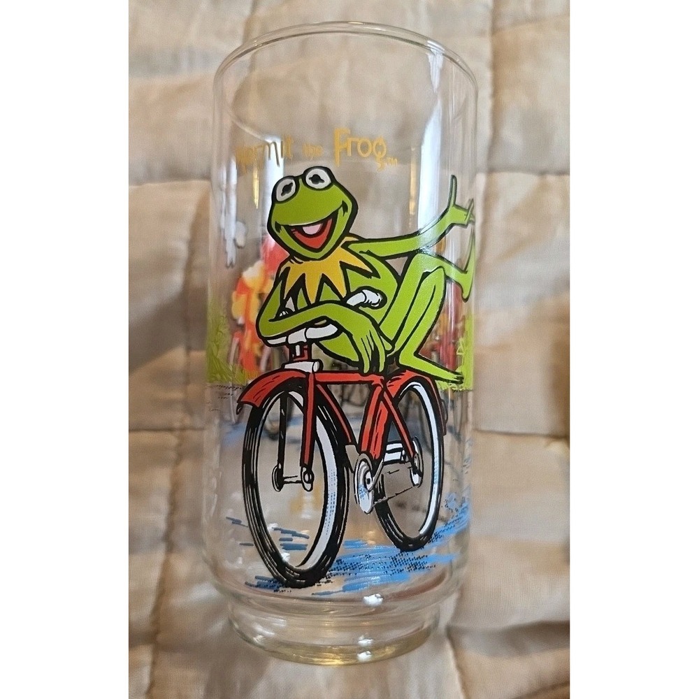 The Great Muppet Caper 1981 6" Glass Kermit riding Bicycle w/ Fozzie McDonalds - Picture 2 of 9